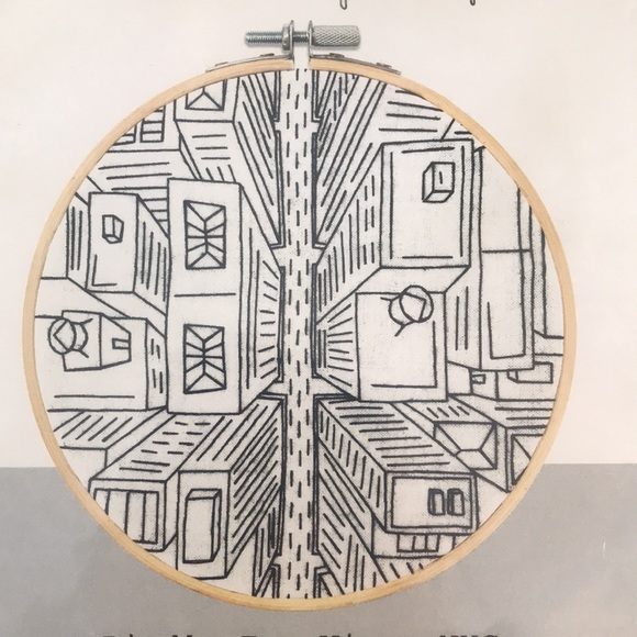 NWT Lot of Two Embroidery Kits. Large Dog Collar & NYC Skyline. - Picture 4 of 13